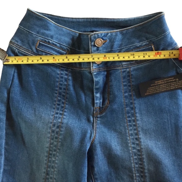 👖BeBe Valentina Cropped Straight jeans 👖 - Picture 6 of 9